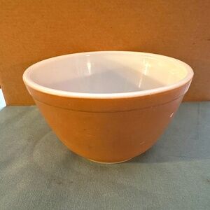 Vintage Pyrex Brown Mixing Bowl #401 1.5pt